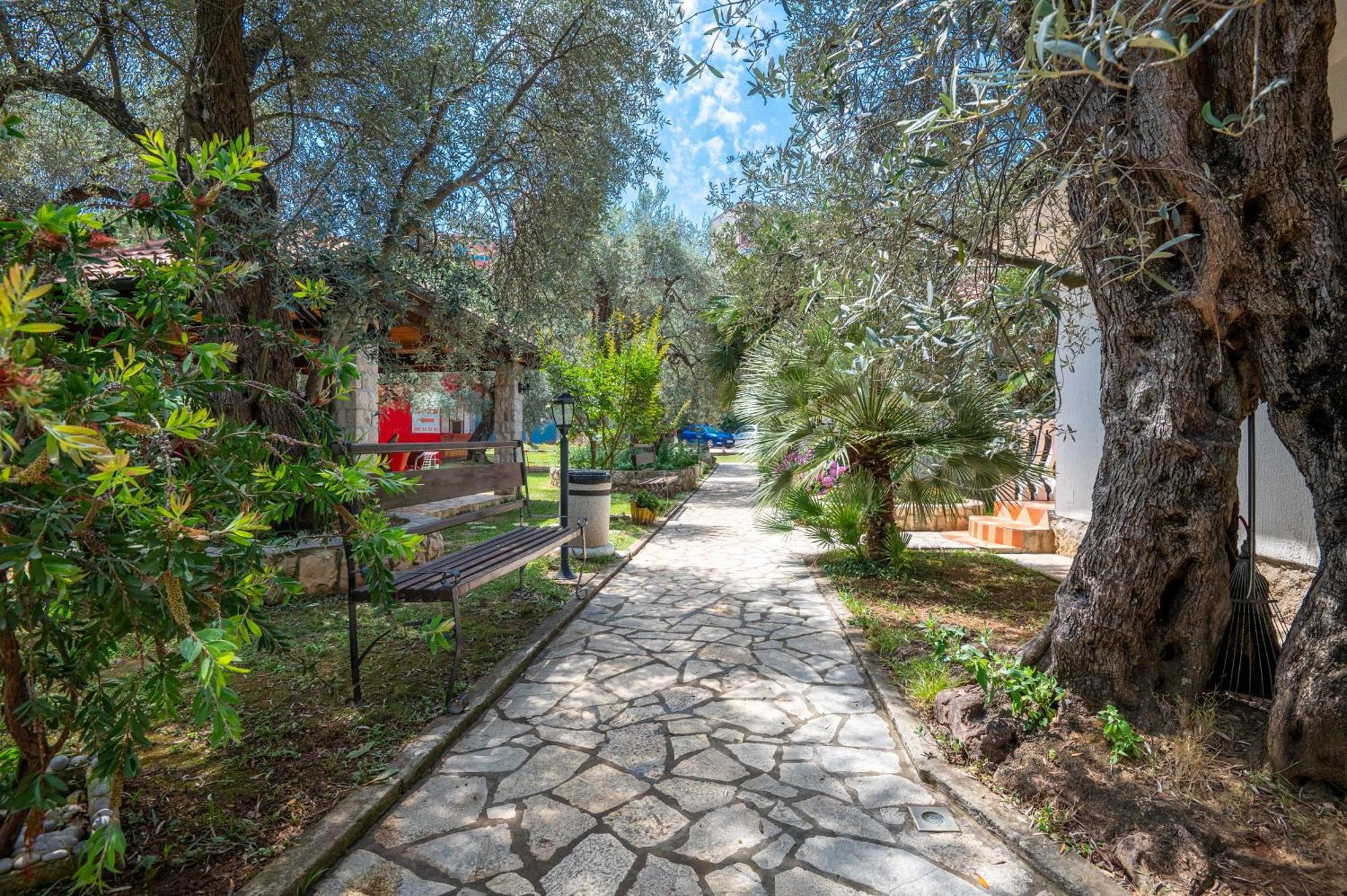 President Bungalows And Apartments Utjeha-Bušat Extérieur photo