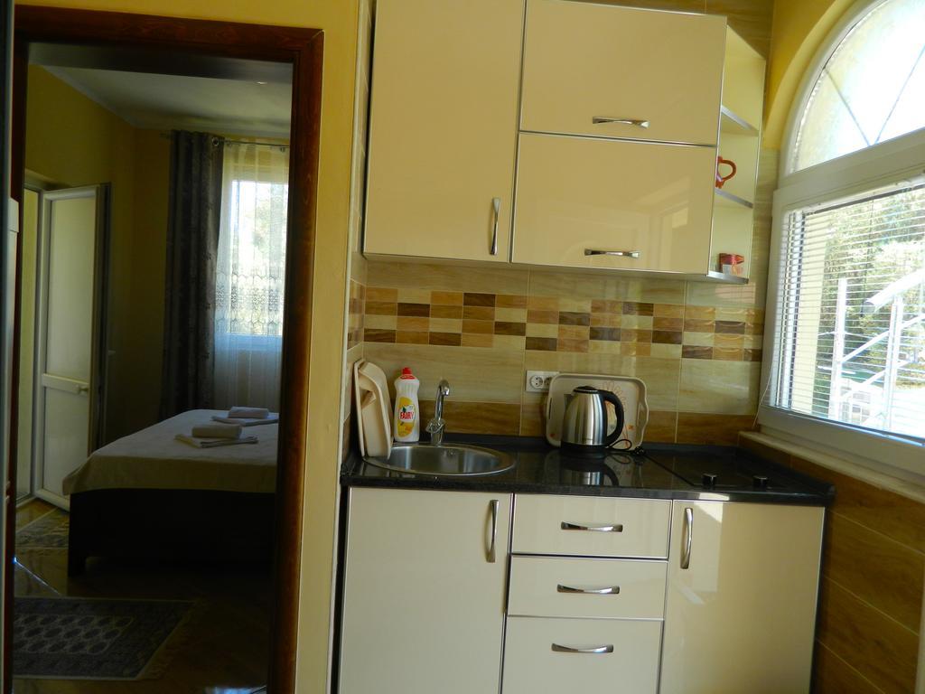 President Bungalows And Apartments Utjeha-Bušat Extérieur photo